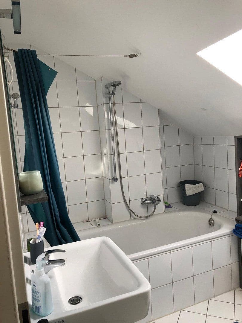 Prenájom bytu 2-izbový 52 m², Mülheim an der Ruhr, Severné Porýnie - Westfálsko Prenájom bytu 2-izbový 52 m², Mülheim an der Ruhr, Severné Porýnie - Westfálsko