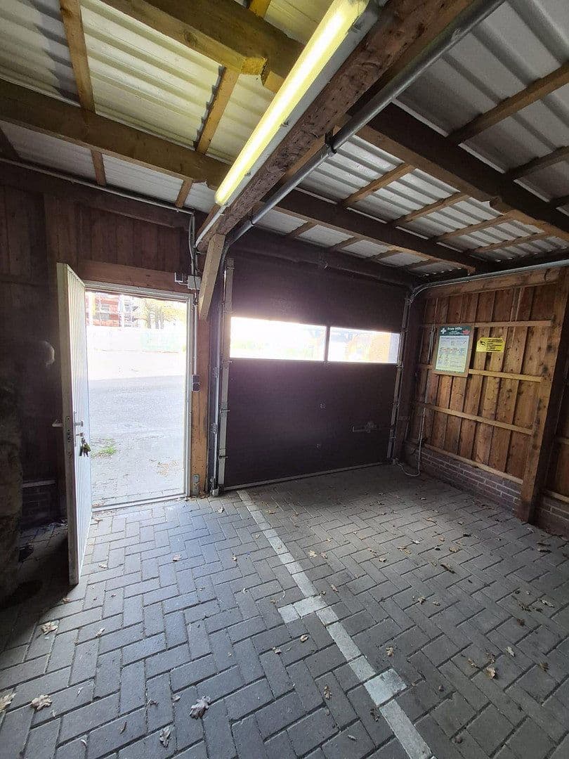 Predaj nebytového priestoru 875 m², Metjendorfer Landstraße 28, Wiefelstede, Dolné Sasko Predaj nebytového priestoru 875 m², Metjendorfer Landstraße 28, Wiefelstede, Dolné Sasko