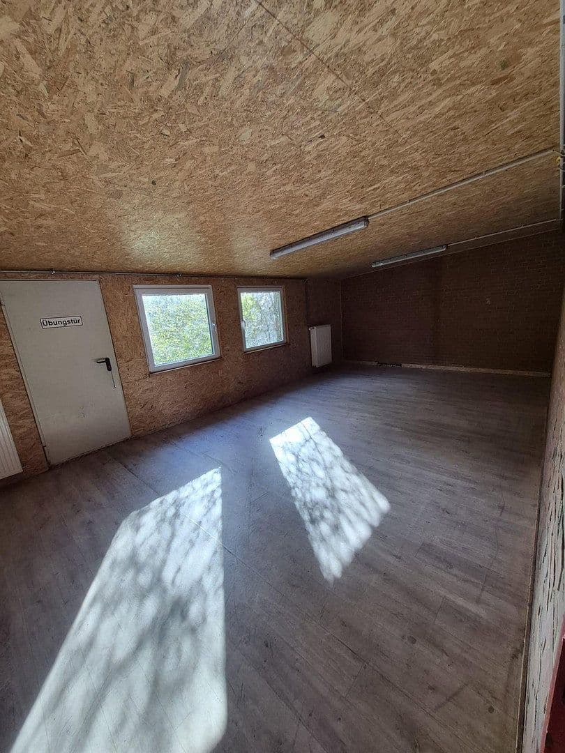 Predaj nebytového priestoru 875 m², Metjendorfer Landstraße 28, Wiefelstede, Dolné Sasko Predaj nebytového priestoru 875 m², Metjendorfer Landstraße 28, Wiefelstede, Dolné Sasko