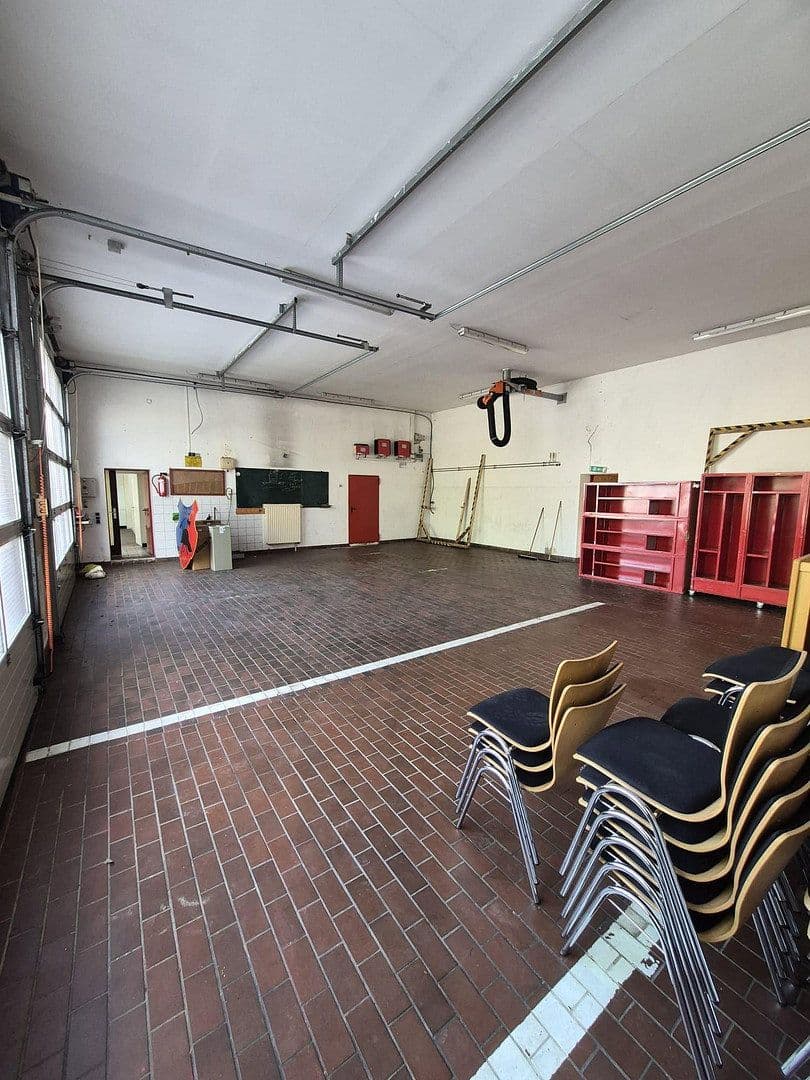 Predaj nebytového priestoru 875 m², Metjendorfer Landstraße 28, Wiefelstede, Dolné Sasko Predaj nebytového priestoru 875 m², Metjendorfer Landstraße 28, Wiefelstede, Dolné Sasko