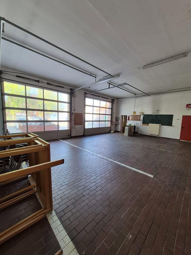 Predaj nebytového priestoru 875 m², Metjendorfer Landstraße 28, Wiefelstede, Dolné Sasko Predaj nebytového priestoru 875 m², Metjendorfer Landstraße 28, Wiefelstede, Dolné Sasko