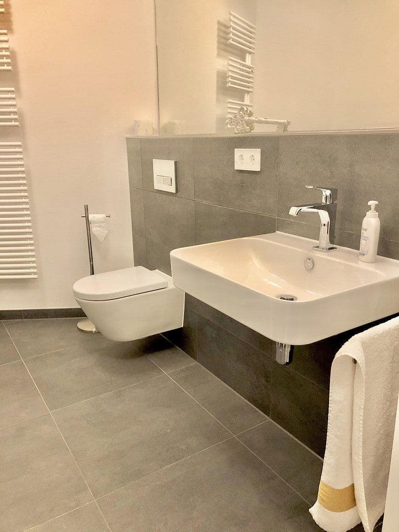 Prenájom bytu 2-izbový 61 m², Europa-Allee 2, Frankfurt am Main, Hesensko Prenájom bytu 2-izbový 61 m², Europa-Allee 2, Frankfurt am Main, Hesensko