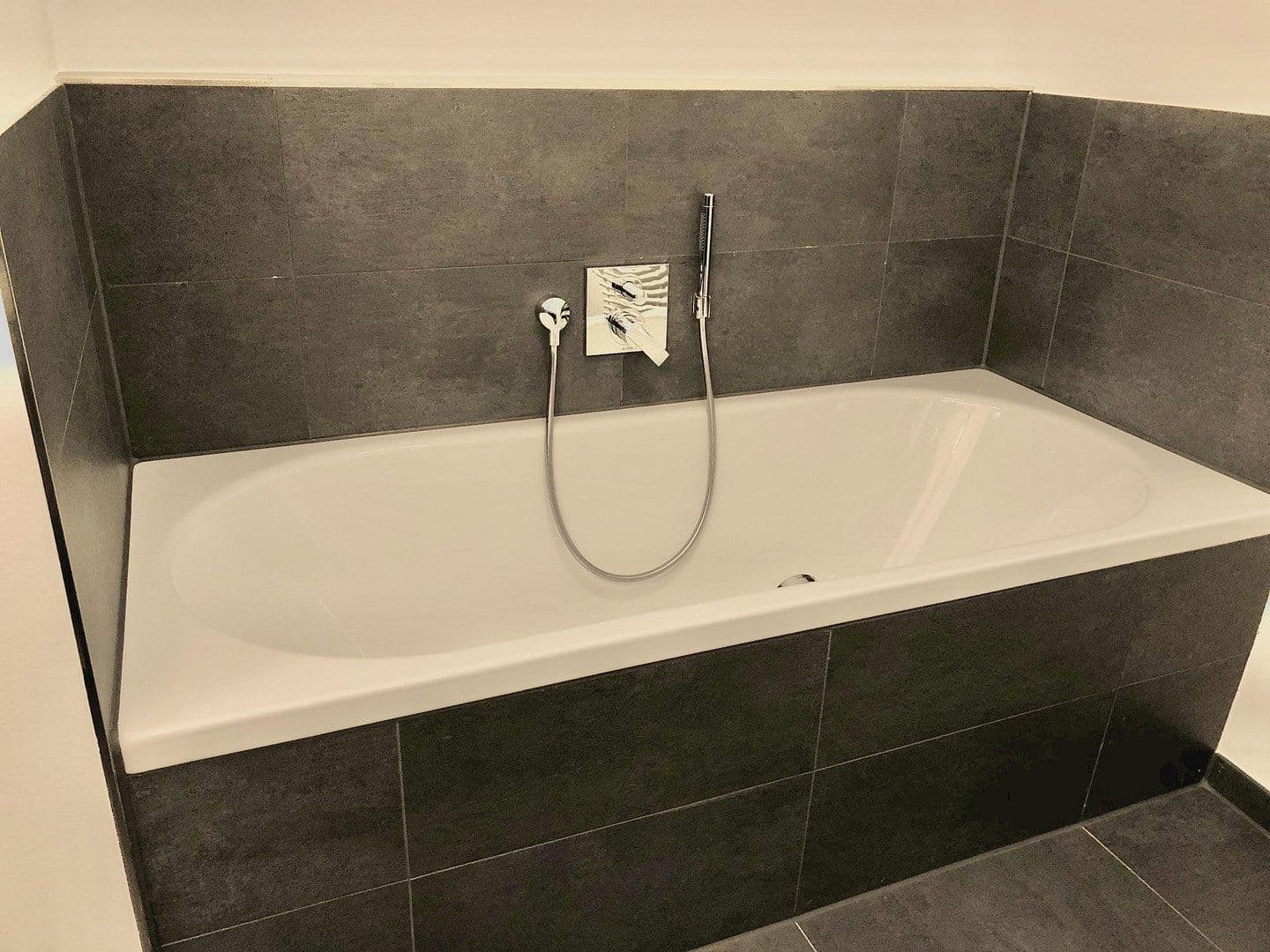 Prenájom bytu 2-izbový 61 m², Europa-Allee 2, Frankfurt am Main, Hesensko Prenájom bytu 2-izbový 61 m², Europa-Allee 2, Frankfurt am Main, Hesensko