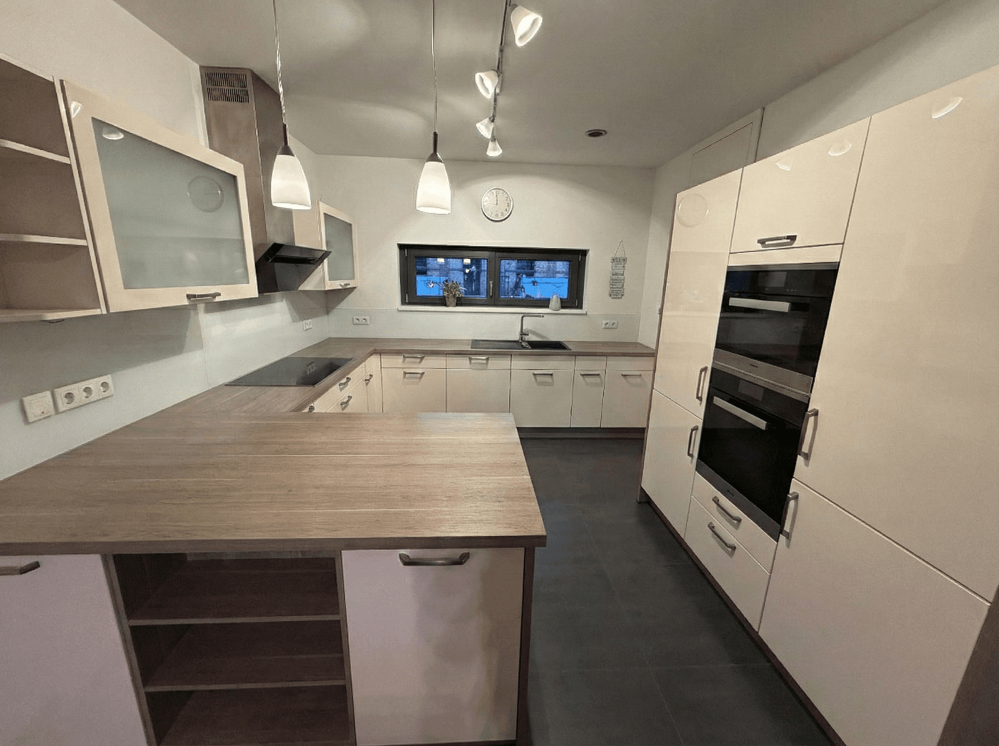 Predaj domu 169 m², pozemek 216 m², Heinrich-Diehl-Str. 16, Landau in der Pfalz, Porýnie-Falcko Predaj domu 169 m², pozemek 216 m², Heinrich-Diehl-Str. 16, Landau in der Pfalz, Porýnie-Falcko