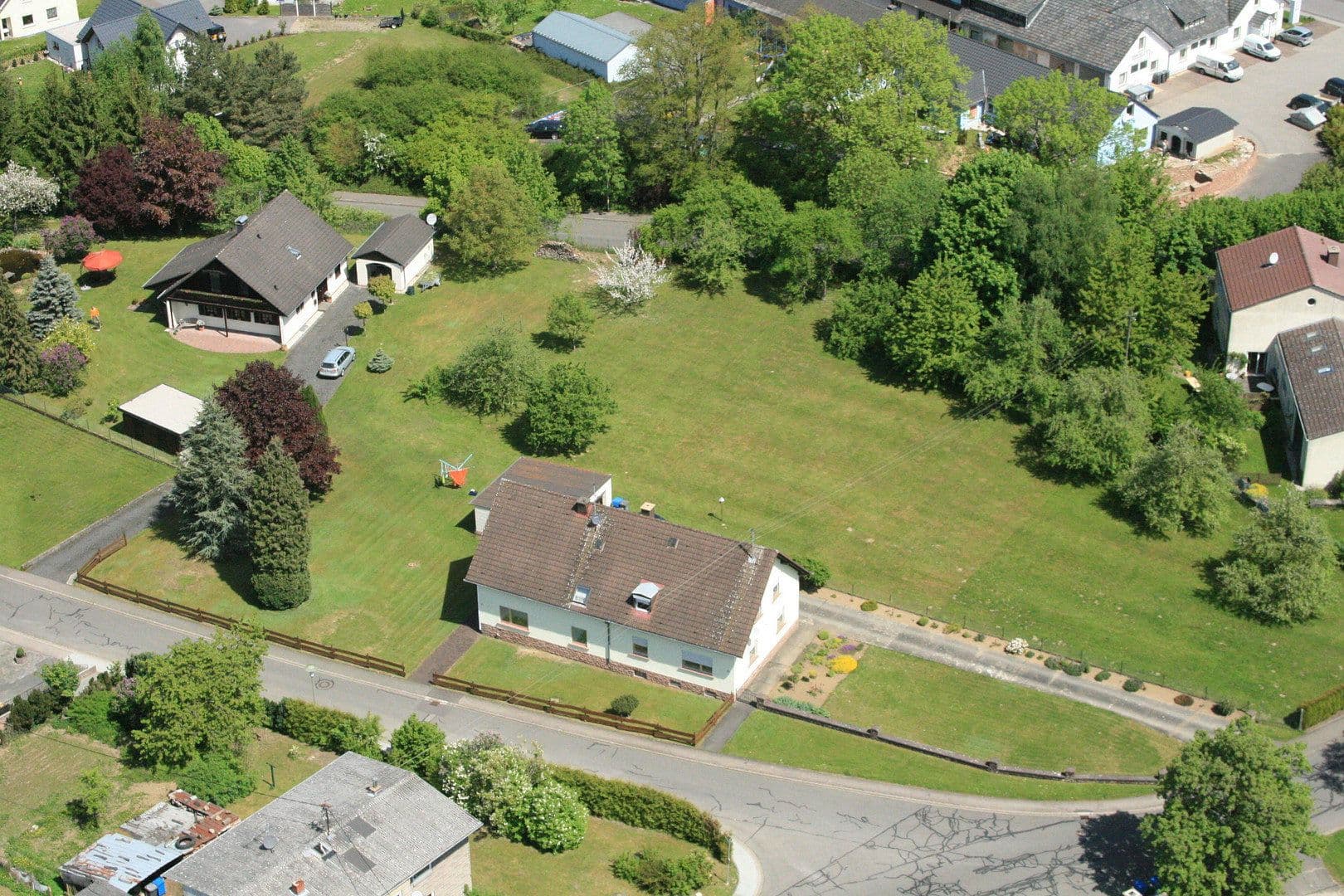 Predaj domu 217 m², pozemek 4.494 m², Katzstraße 23,25, Speicher, Porýnie-Falcko Predaj domu 217 m², pozemek 4.494 m², Katzstraße 23,25, Speicher, Porýnie-Falcko