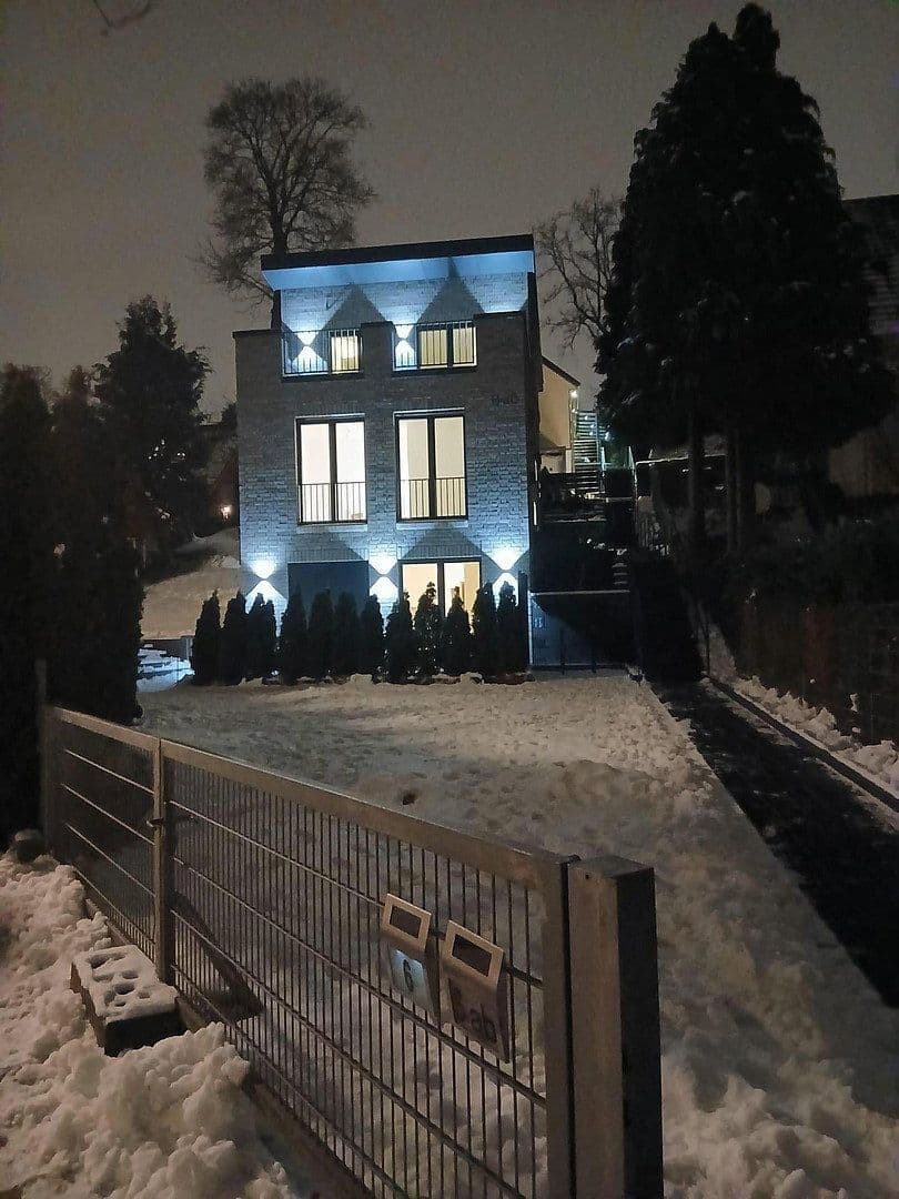 Prenájom bytu 2-izbový 75 m², Hamburg, Hamburg Prenájom bytu 2-izbový 75 m², Hamburg, Hamburg