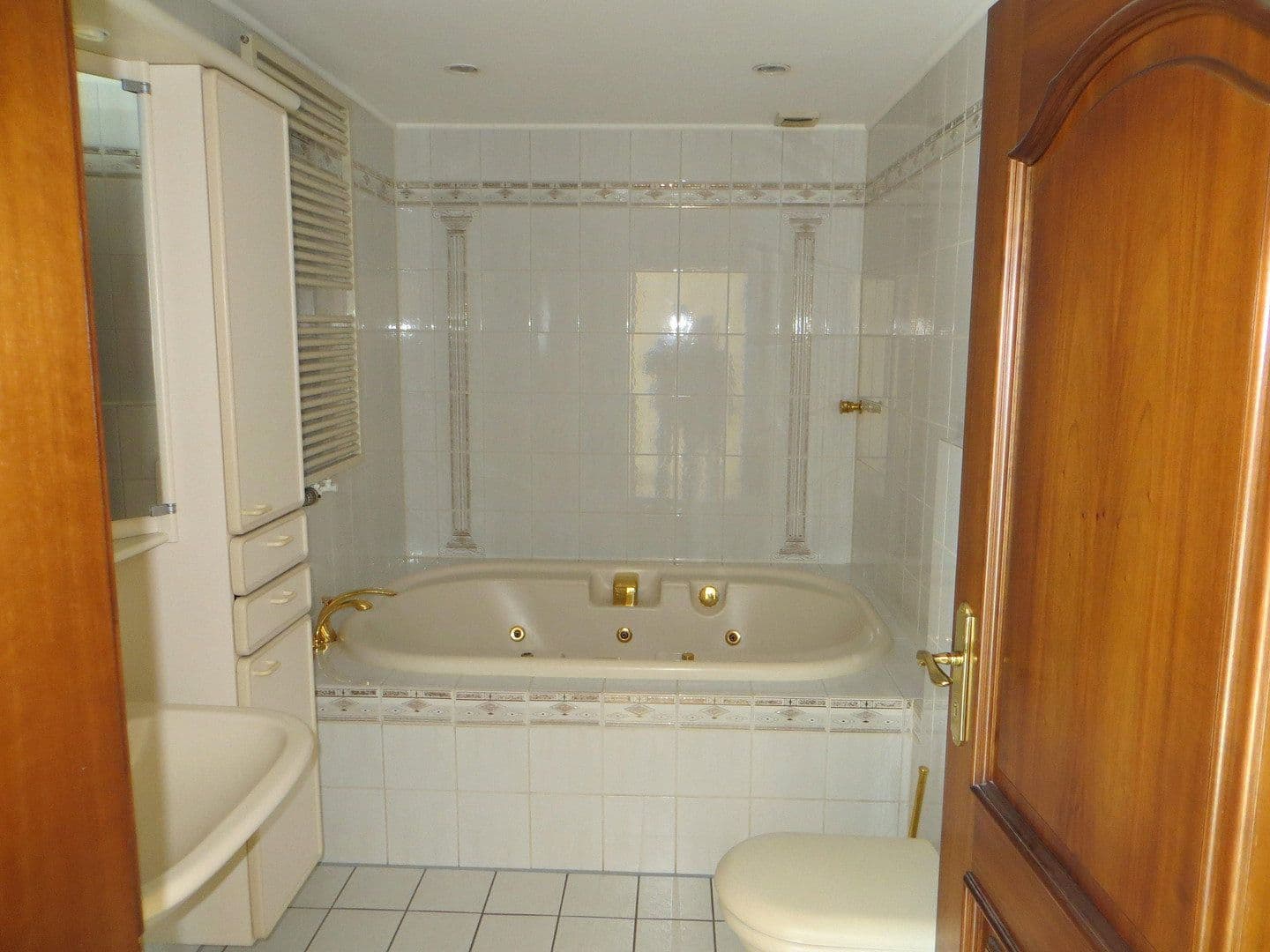 Prenájom bytu 3-izbový 130 m², Bottrop, Severné Porýnie - Westfálsko Prenájom bytu 3-izbový 130 m², Bottrop, Severné Porýnie - Westfálsko