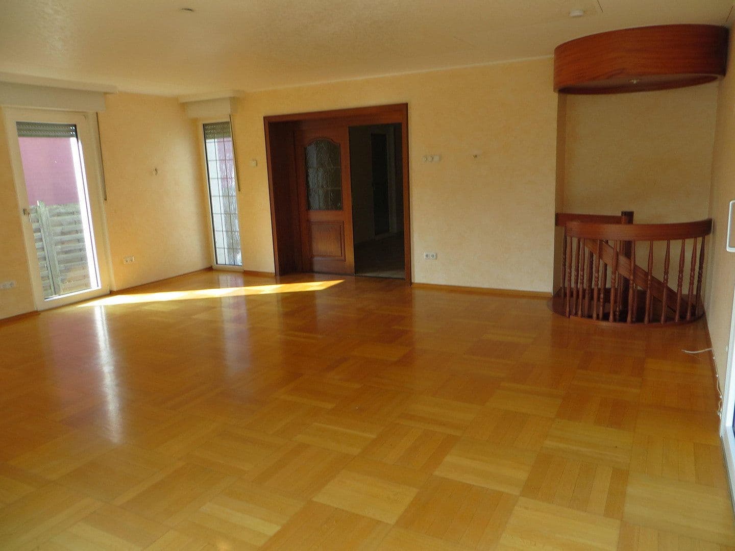 Prenájom bytu 3-izbový 130 m², Bottrop, Severné Porýnie - Westfálsko Prenájom bytu 3-izbový 130 m², Bottrop, Severné Porýnie - Westfálsko