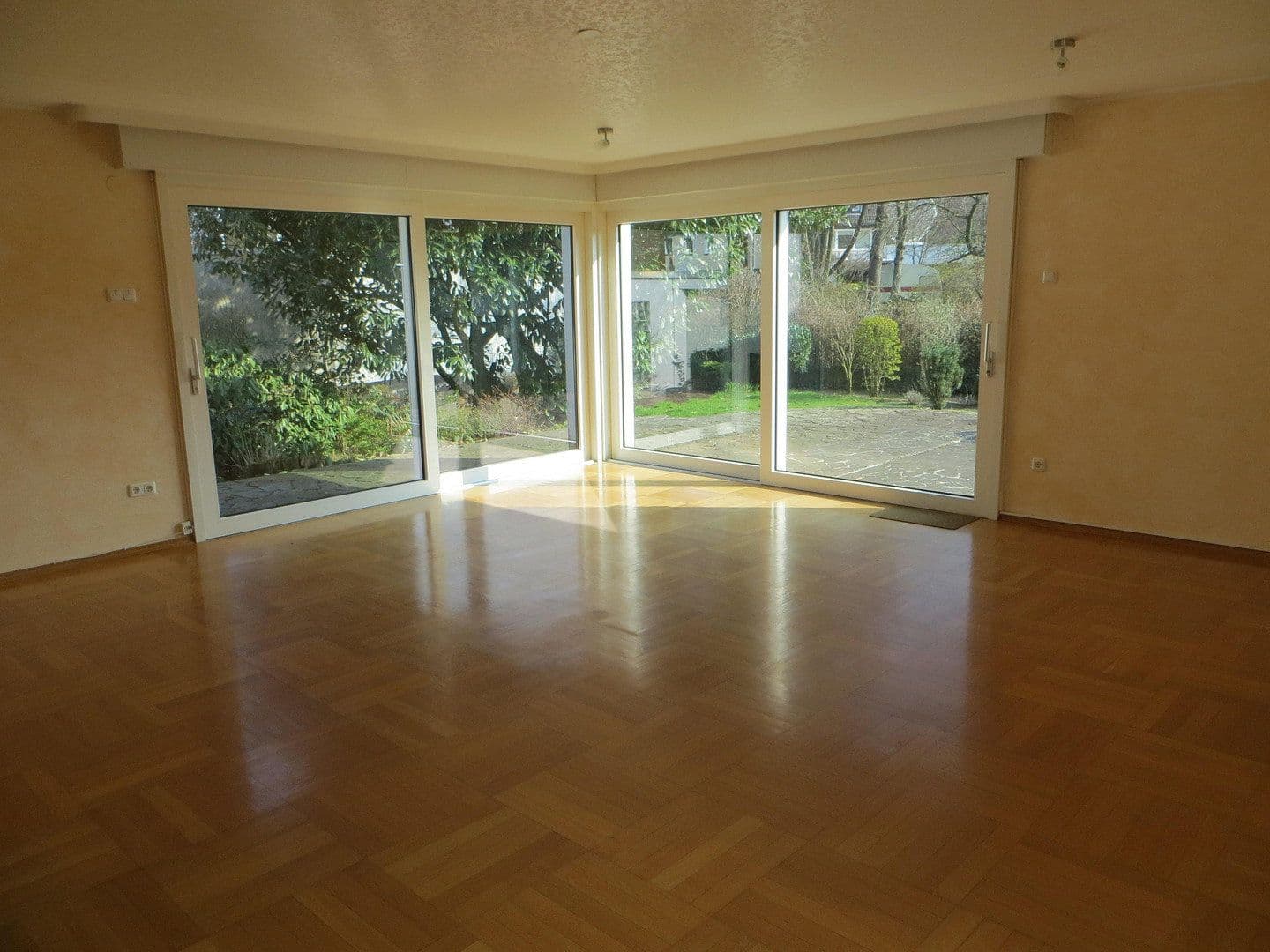 Prenájom bytu 3-izbový 130 m², Bottrop, Severné Porýnie - Westfálsko Prenájom bytu 3-izbový 130 m², Bottrop, Severné Porýnie - Westfálsko