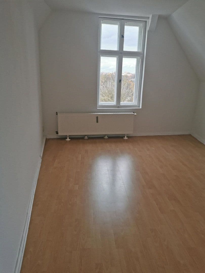 Prenájom bytu 4-izbový 112 m², Berlin, Berlín Prenájom bytu 4-izbový 112 m², Berlin, Berlín