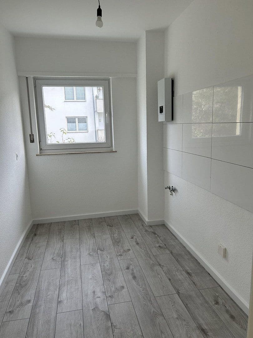 Prenájom bytu 3-izbový 68 m², Curieweg 12, Düsseldorf, Severné Porýnie - Westfálsko Prenájom bytu 3-izbový 68 m², Curieweg 12, Düsseldorf, Severné Porýnie - Westfálsko