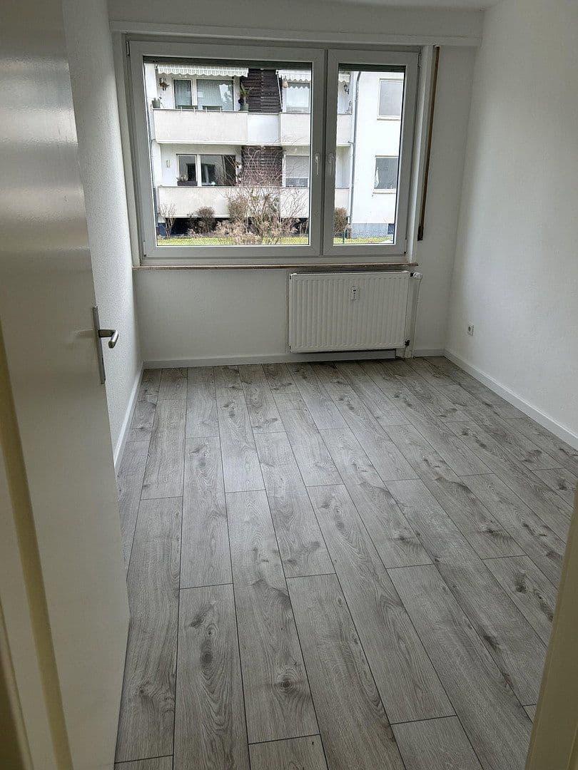 Prenájom bytu 3-izbový 68 m², Curieweg 12, Düsseldorf, Severné Porýnie - Westfálsko Prenájom bytu 3-izbový 68 m², Curieweg 12, Düsseldorf, Severné Porýnie - Westfálsko