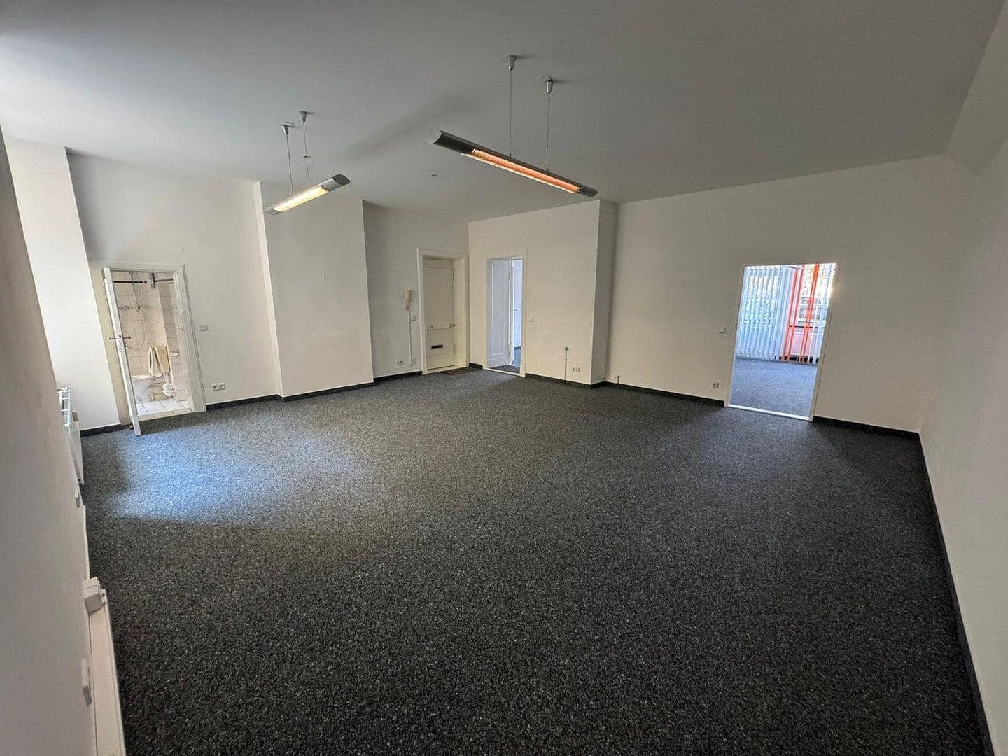 Prenájom kancelárie 135 m², Berlin, Berlín Prenájom kancelárie 135 m², Berlin, Berlín