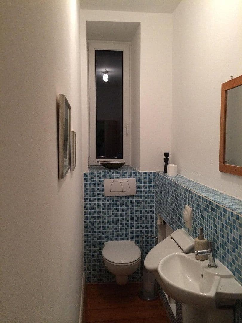 Prenájom bytu 4-izbový 110 m², Koblenz, Porýnie-Falcko Prenájom bytu 4-izbový 110 m², Koblenz, Porýnie-Falcko