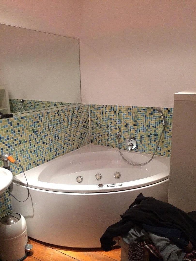 Prenájom bytu 4-izbový 110 m², Koblenz, Porýnie-Falcko Prenájom bytu 4-izbový 110 m², Koblenz, Porýnie-Falcko