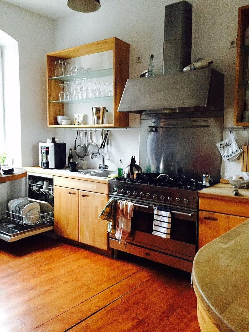 Prenájom bytu 4-izbový 110 m², Koblenz, Porýnie-Falcko Prenájom bytu 4-izbový 110 m², Koblenz, Porýnie-Falcko