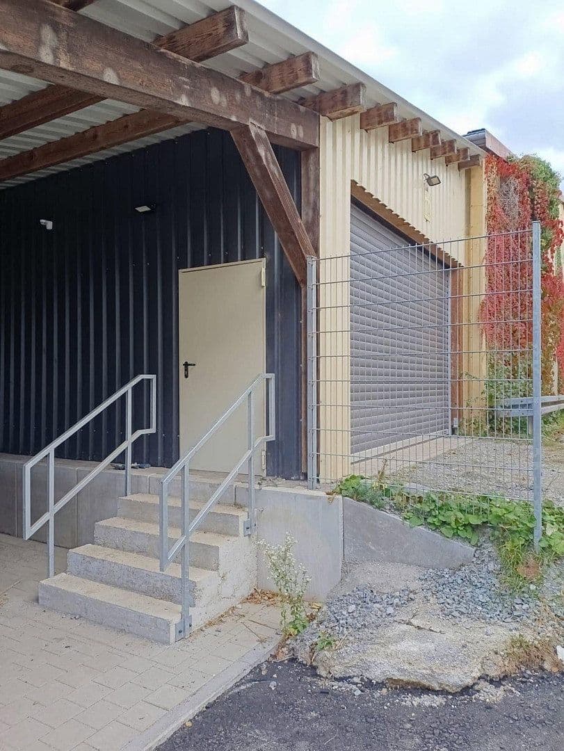 Prenájom nebytového priestoru 192 m², Im Gewerbepark 1, Hunderdorf, Bavorsko Prenájom nebytového priestoru 192 m², Im Gewerbepark 1, Hunderdorf, Bavorsko