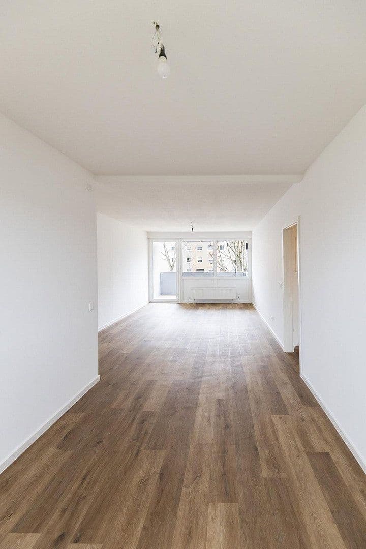 Prenájom bytu 3-izbový 85 m², Petersauracher Str. 39, Nürnberg, Bavorsko Prenájom bytu 3-izbový 85 m², Petersauracher Str. 39, Nürnberg, Bavorsko