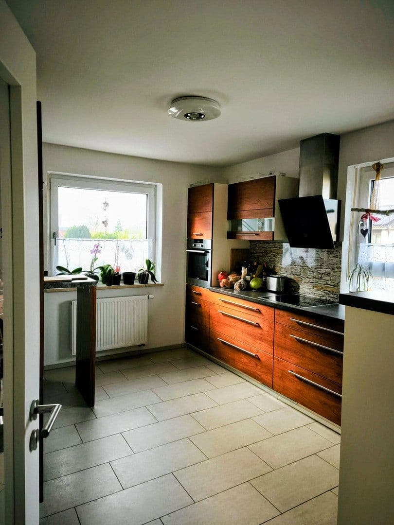 Prenájom bytu 4-izbový 127 m², Obertaufkirchen, Bavorsko Prenájom bytu 4-izbový 127 m², Obertaufkirchen, Bavorsko