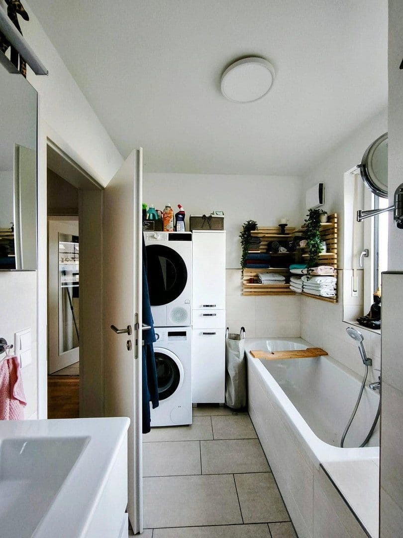 Prenájom bytu 4-izbový 127 m², Obertaufkirchen, Bavorsko Prenájom bytu 4-izbový 127 m², Obertaufkirchen, Bavorsko