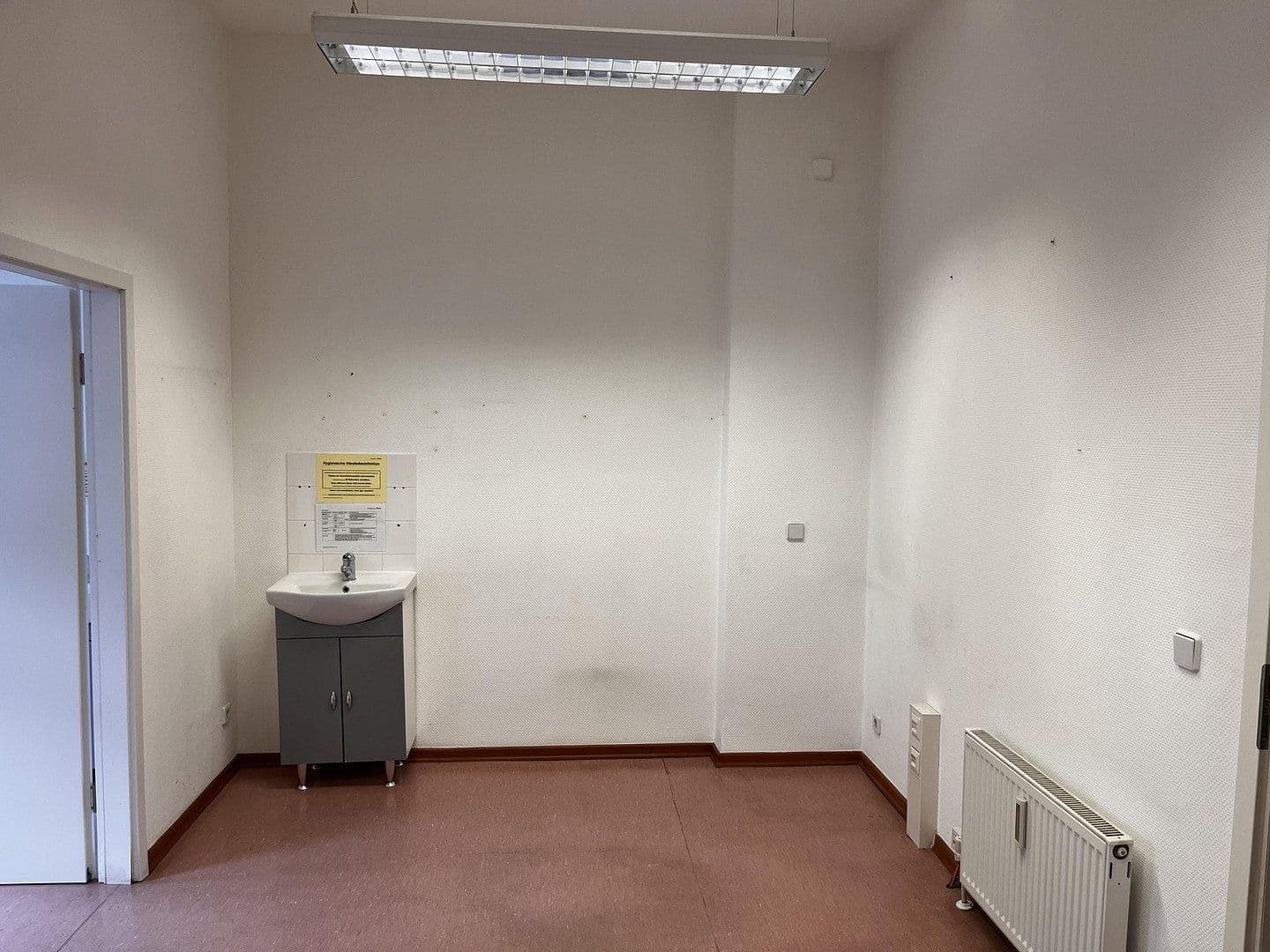 Prenájom kancelárie 116 m², Dietzgenstr. 93, Berlin, Berlín Prenájom kancelárie 116 m², Dietzgenstr. 93, Berlin, Berlín