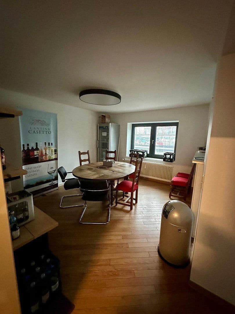 Prenájom kancelárie 298 m², Frankfurt am Main, Hesensko Prenájom kancelárie 298 m², Frankfurt am Main, Hesensko