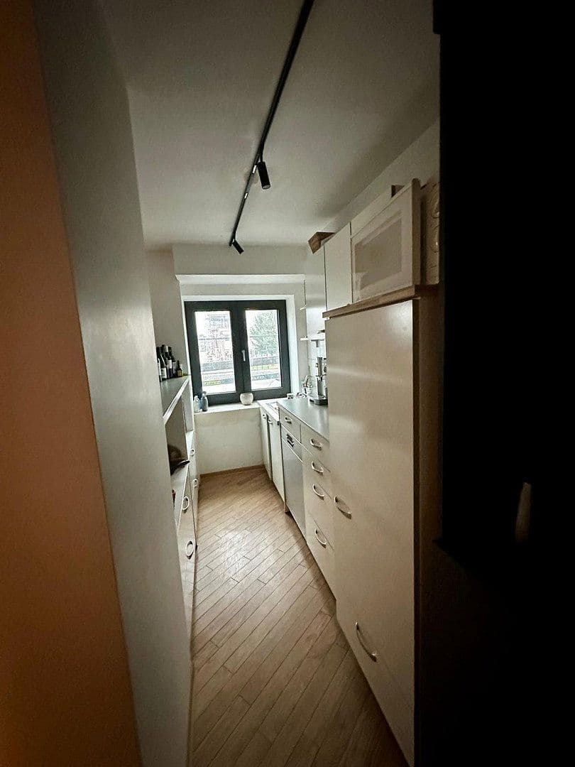 Prenájom kancelárie 298 m², Frankfurt am Main, Hesensko Prenájom kancelárie 298 m², Frankfurt am Main, Hesensko