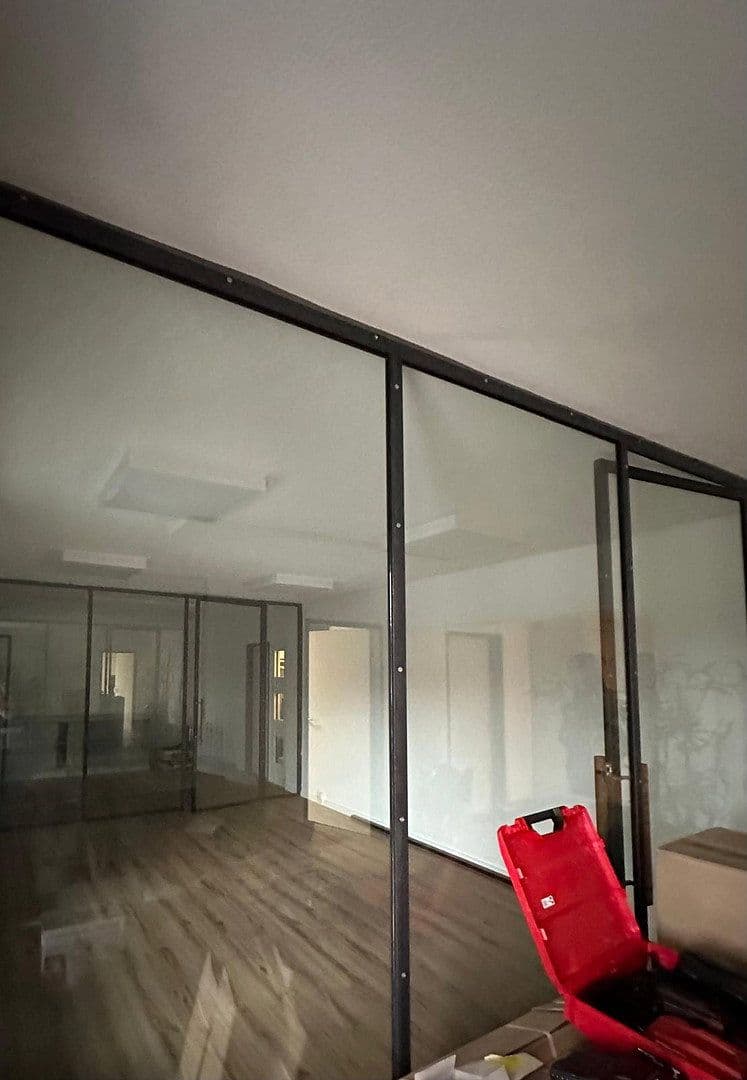 Prenájom kancelárie 298 m², Frankfurt am Main, Hesensko Prenájom kancelárie 298 m², Frankfurt am Main, Hesensko