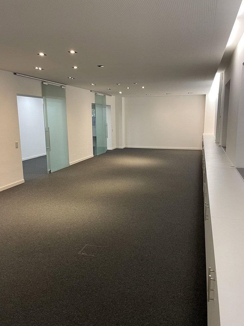 Prenájom kancelárie 415 m², Leopoldstraße 55, München, Bavorsko Prenájom kancelárie 415 m², Leopoldstraße 55, München, Bavorsko