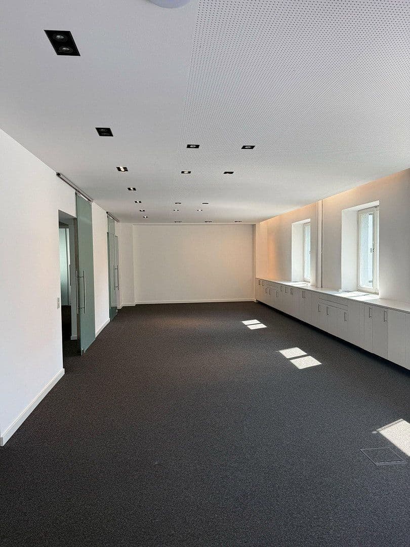 Prenájom kancelárie 415 m², Leopoldstraße 55, München, Bavorsko Prenájom kancelárie 415 m², Leopoldstraße 55, München, Bavorsko