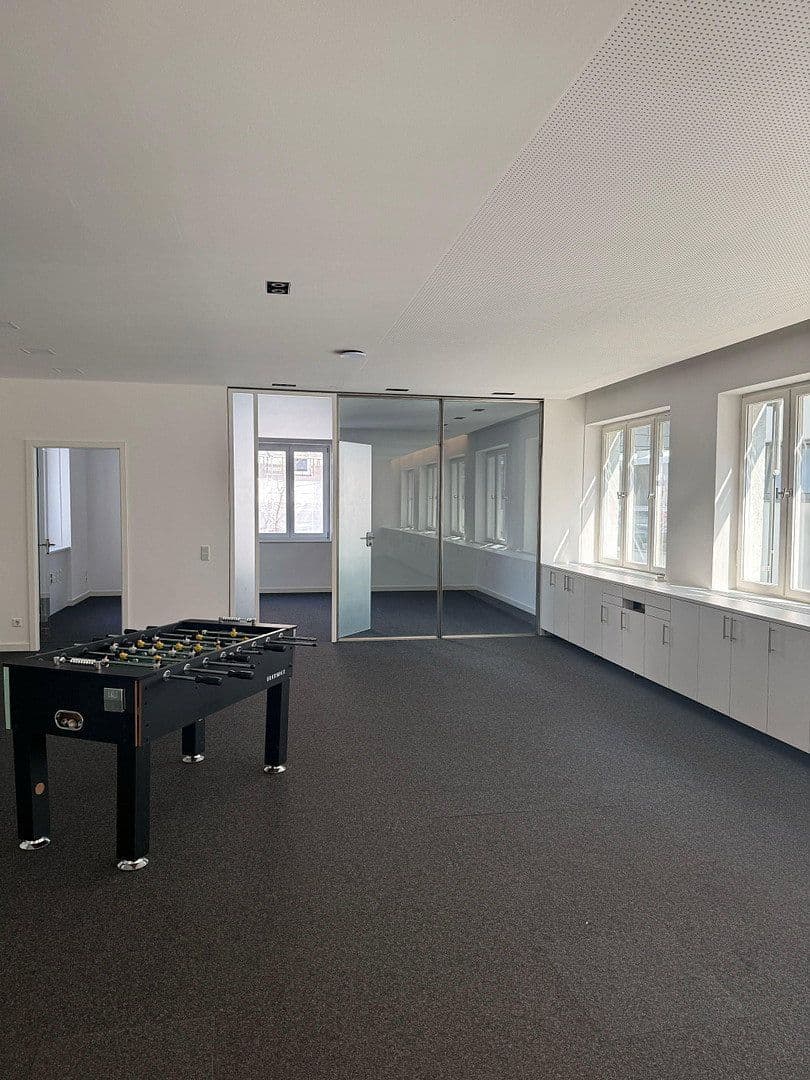 Prenájom kancelárie 415 m², Leopoldstraße 55, München, Bavorsko Prenájom kancelárie 415 m², Leopoldstraße 55, München, Bavorsko