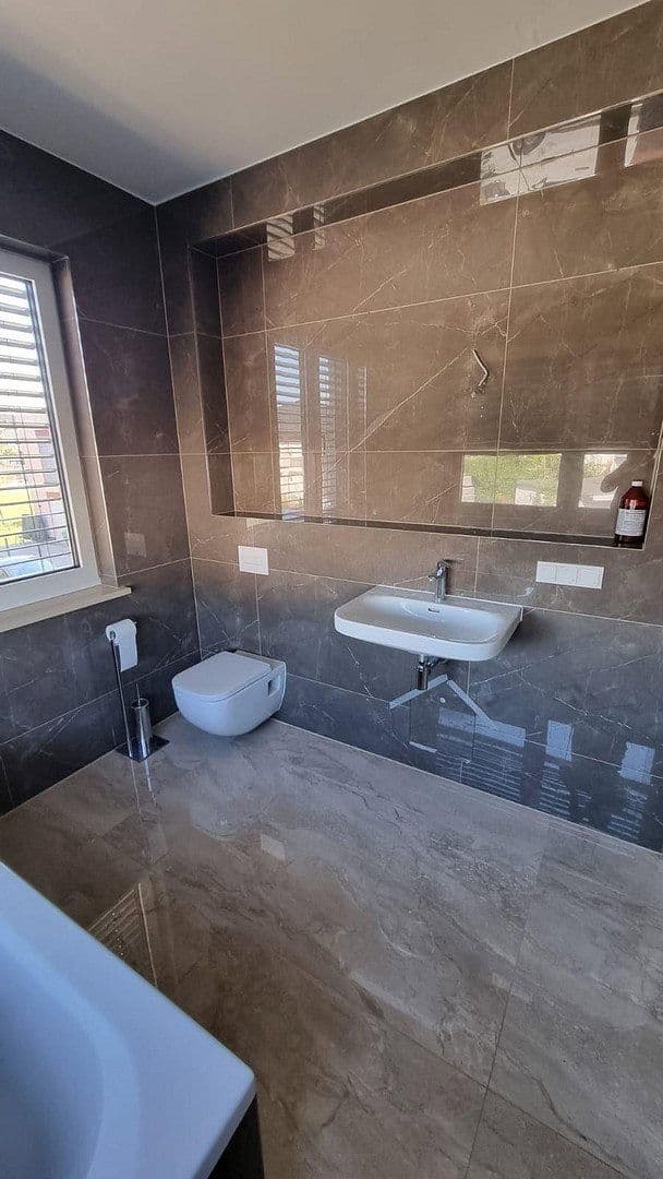 Prenájom domu 197 m², pozemek 485 m², Berlin, Berlín Prenájom domu 197 m², pozemek 485 m², Berlin, Berlín