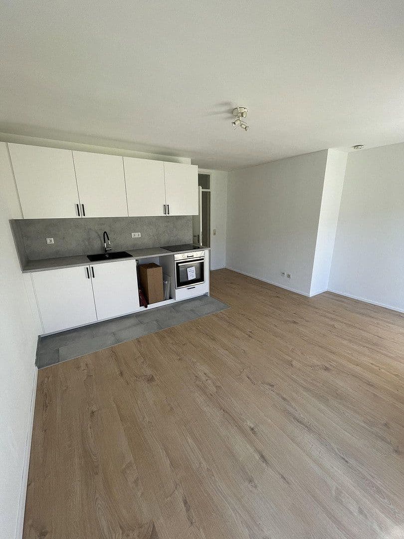 Prenájom bytu 1-izbový 30 m², Münchener Straße 18, Köln, Severné Porýnie - Westfálsko Prenájom bytu 1-izbový 30 m², Münchener Straße 18, Köln, Severné Porýnie - Westfálsko