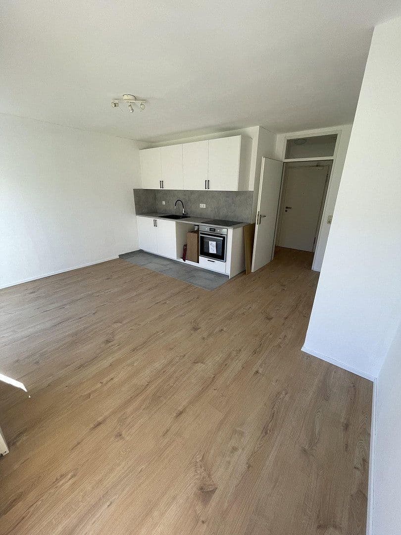 Prenájom bytu 1-izbový 30 m², Münchener Straße 18, Köln, Severné Porýnie - Westfálsko Prenájom bytu 1-izbový 30 m², Münchener Straße 18, Köln, Severné Porýnie - Westfálsko