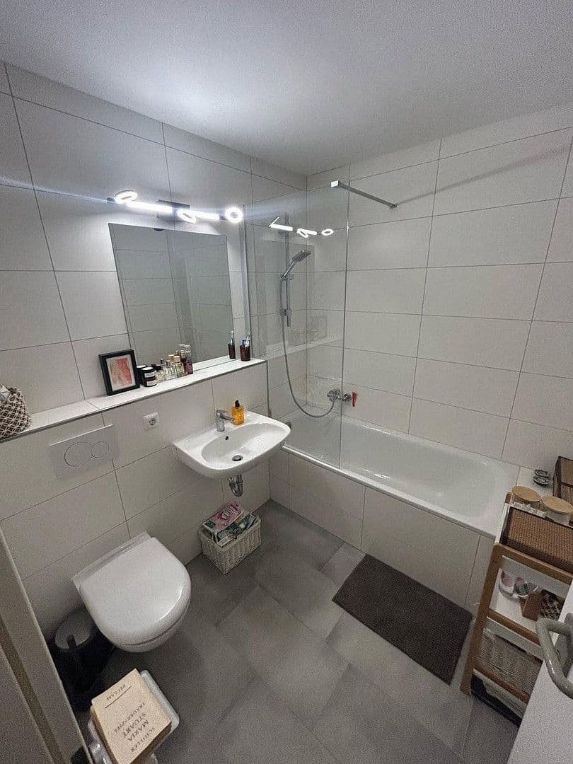 Prenájom bytu 1-izbový 30 m², Münchener Straße 18, Köln, Severné Porýnie - Westfálsko Prenájom bytu 1-izbový 30 m², Münchener Straße 18, Köln, Severné Porýnie - Westfálsko