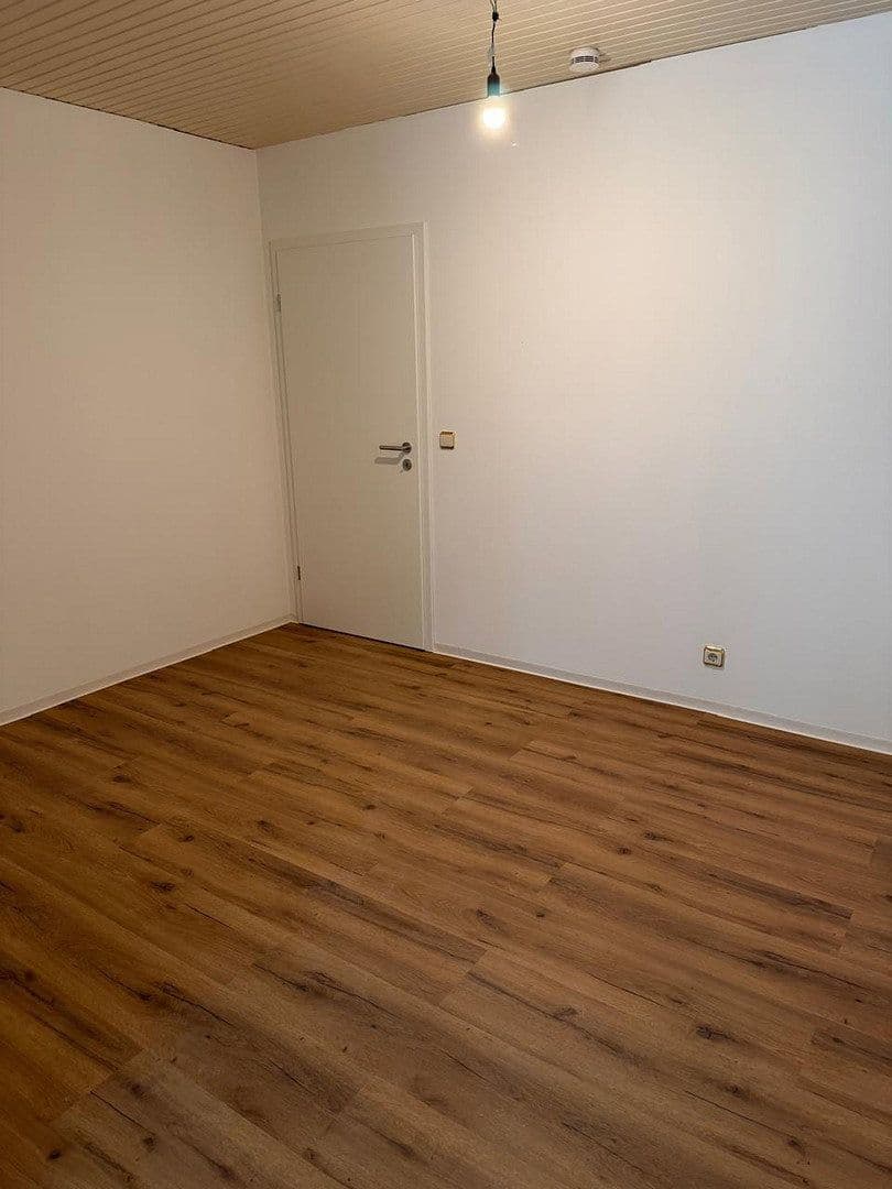 Prenájom bytu 4-izbový 166 m², Uferallee 16, Bad Bevensen, Dolné Sasko Prenájom bytu 4-izbový 166 m², Uferallee 16, Bad Bevensen, Dolné Sasko