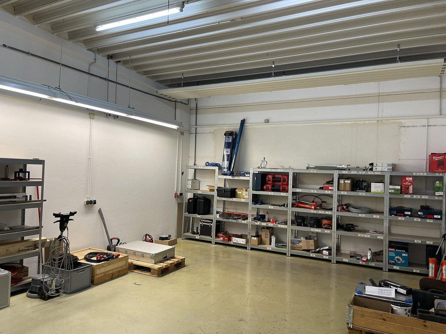 Predaj nebytového priestoru 5.355 m², Hengersberg, Bavorsko Predaj nebytového priestoru 5.355 m², Hengersberg, Bavorsko