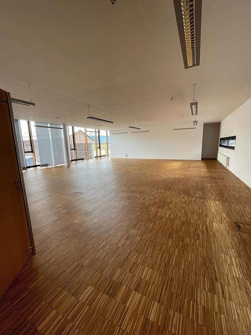 Prenájom kancelárie 1.314 m², Industriestraße 30, Remscheid, Severné Porýnie - Westfálsko Prenájom kancelárie 1.314 m², Industriestraße 30, Remscheid, Severné Porýnie - Westfálsko