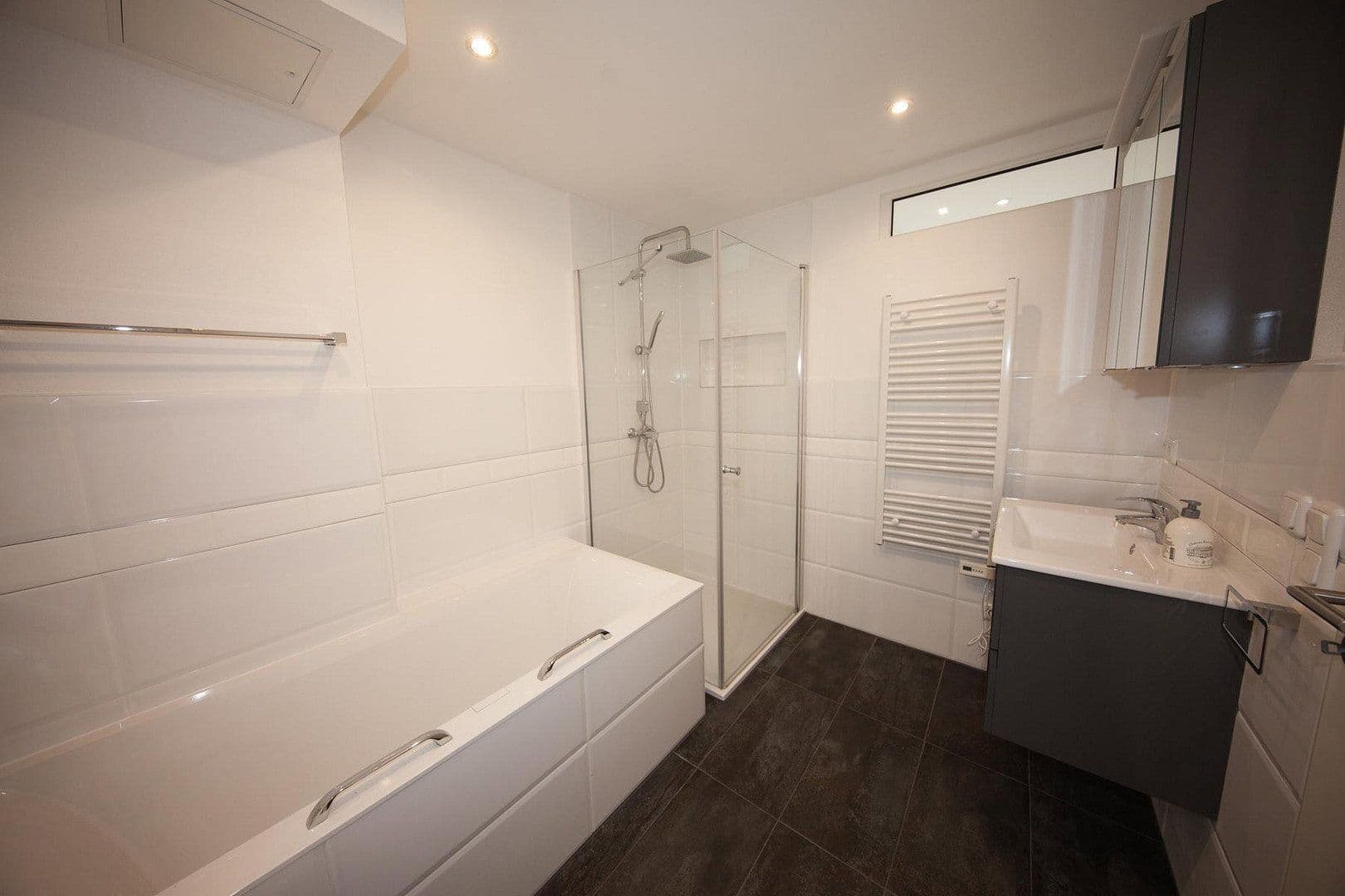 Prenájom bytu 2-izbový 49 m², Ilmenau, Durínsko Prenájom bytu 2-izbový 49 m², Ilmenau, Durínsko