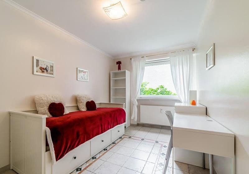 Prenájom bytu 4-izbový 149 m², Hamburg, Hamburg Prenájom bytu 4-izbový 149 m², Hamburg, Hamburg