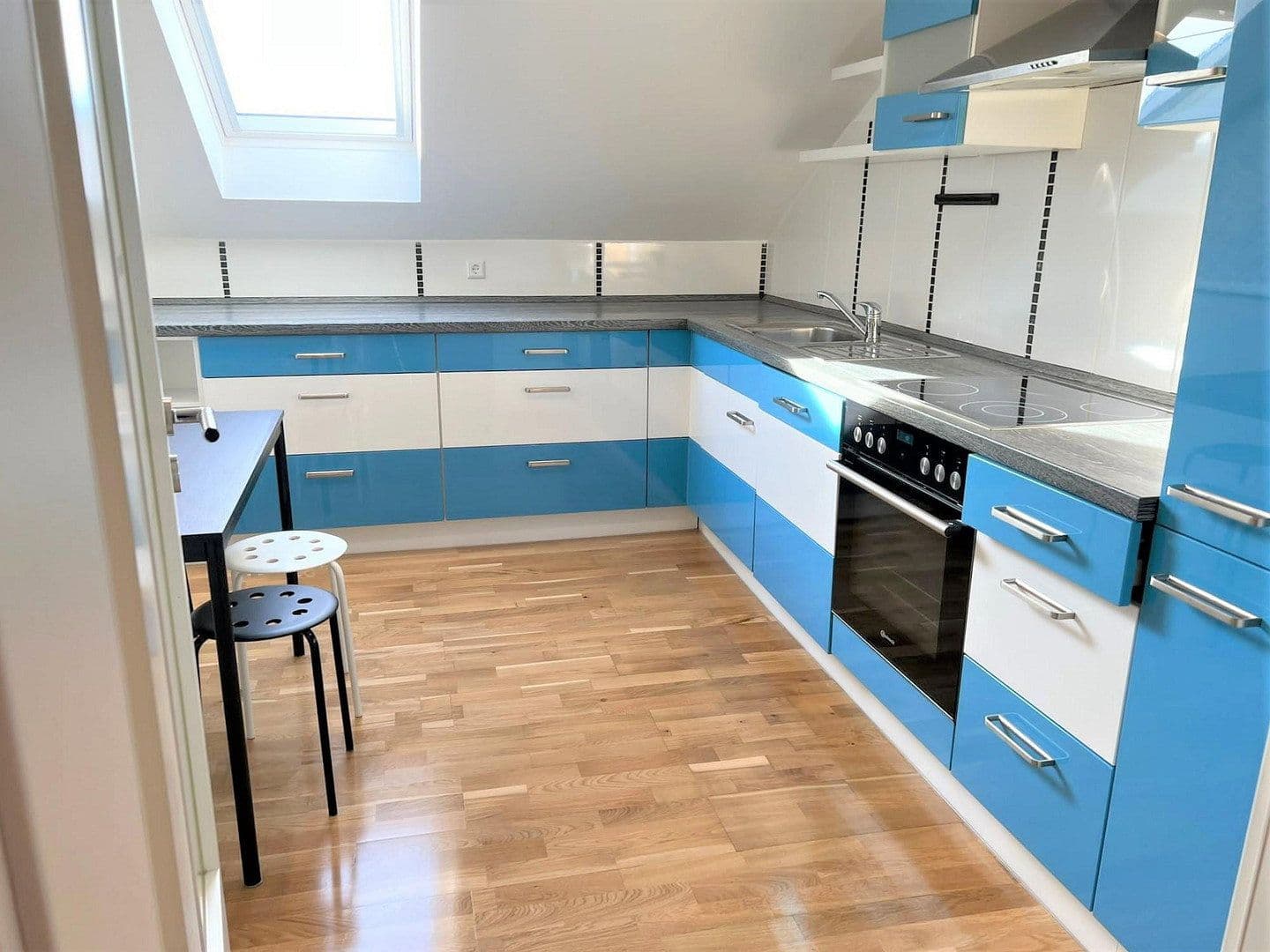 Prenájom bytu 4-izbový 89 m², Wilhelmstraße 75, Eislingen/Fils, Bádensko-Wurttembersko Prenájom bytu 4-izbový 89 m², Wilhelmstraße 75, Eislingen/Fils, Bádensko-Wurttembersko