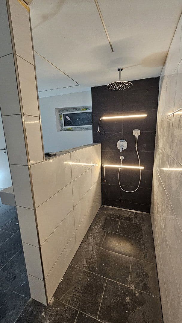 Prenájom bytu 5-izbový 160 m², Bahnhofstraße 18/3, Salem, Bádensko-Wurttembersko Prenájom bytu 5-izbový 160 m², Bahnhofstraße 18/3, Salem, Bádensko-Wurttembersko