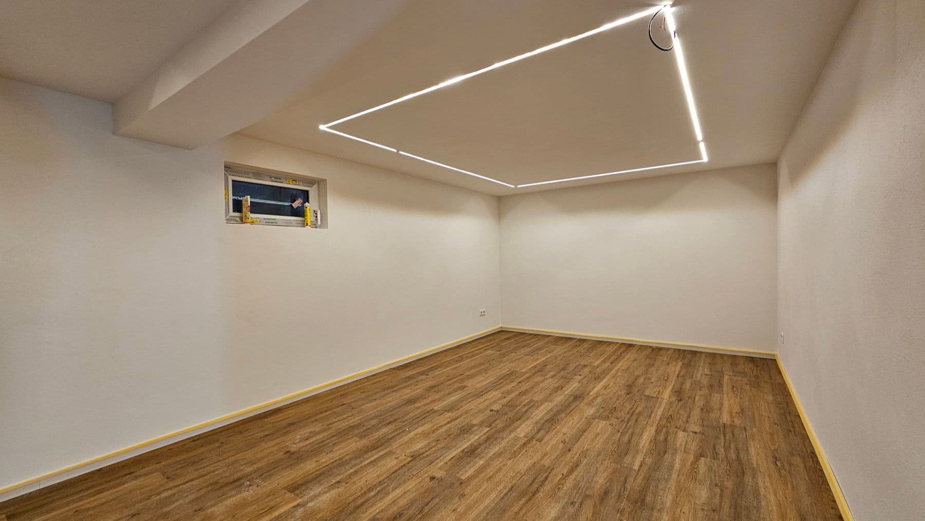 Prenájom bytu 5-izbový 160 m², Bahnhofstraße 18/3, Salem, Bádensko-Wurttembersko Prenájom bytu 5-izbový 160 m², Bahnhofstraße 18/3, Salem, Bádensko-Wurttembersko