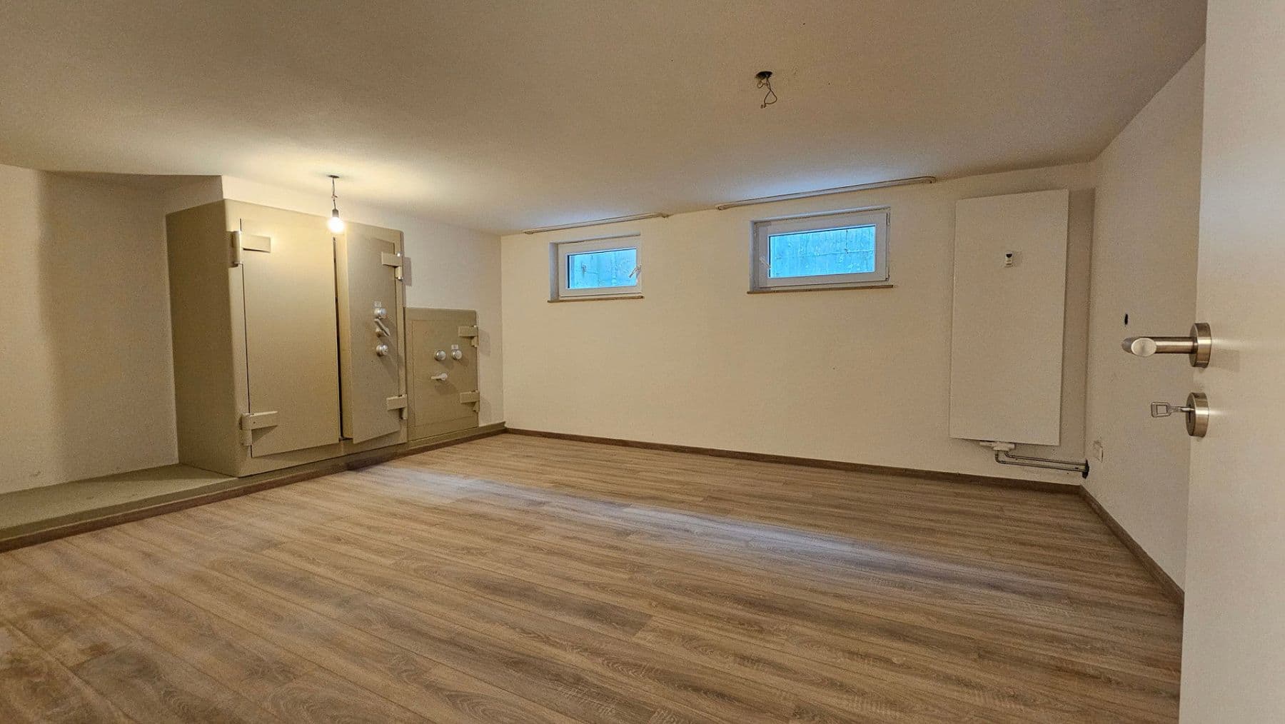 Prenájom bytu 5-izbový 160 m², Bahnhofstraße 18/3, Salem, Bádensko-Wurttembersko Prenájom bytu 5-izbový 160 m², Bahnhofstraße 18/3, Salem, Bádensko-Wurttembersko