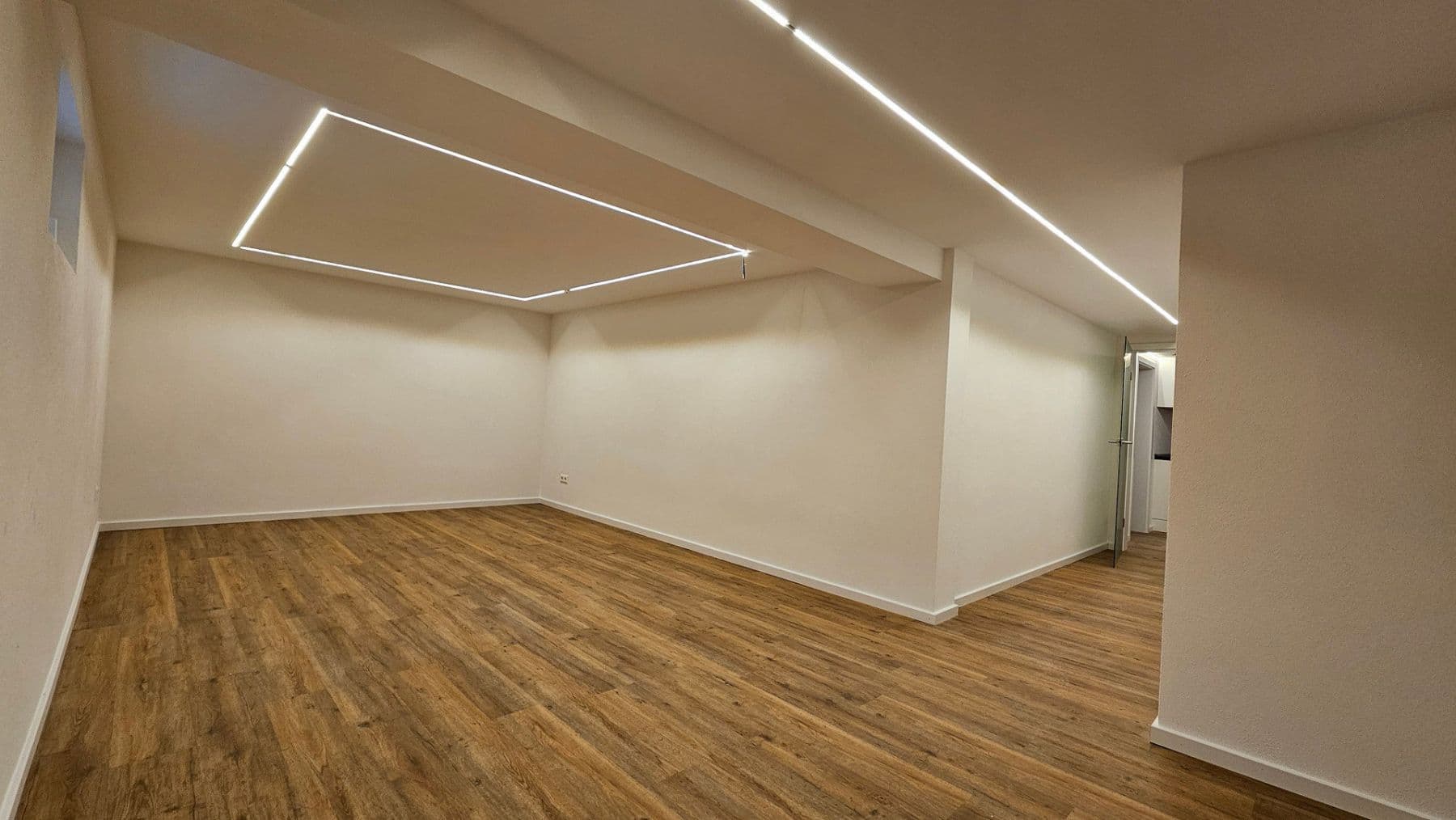 Prenájom bytu 5-izbový 160 m², Bahnhofstraße 18/3, Salem, Bádensko-Wurttembersko Prenájom bytu 5-izbový 160 m², Bahnhofstraße 18/3, Salem, Bádensko-Wurttembersko