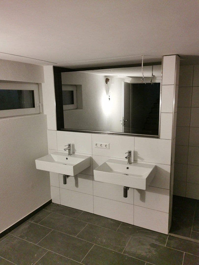 Prenájom bytu 5-izbový 160 m², Bahnhofstraße 18/3, Salem, Bádensko-Wurttembersko Prenájom bytu 5-izbový 160 m², Bahnhofstraße 18/3, Salem, Bádensko-Wurttembersko