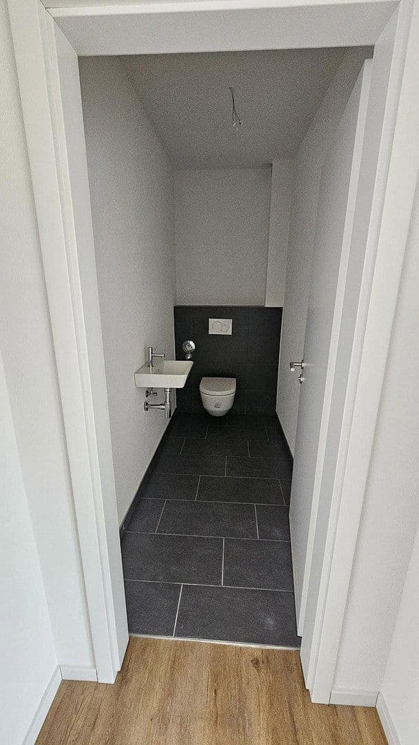 Prenájom bytu 5-izbový 160 m², Bahnhofstraße 18/3, Salem, Bádensko-Wurttembersko Prenájom bytu 5-izbový 160 m², Bahnhofstraße 18/3, Salem, Bádensko-Wurttembersko