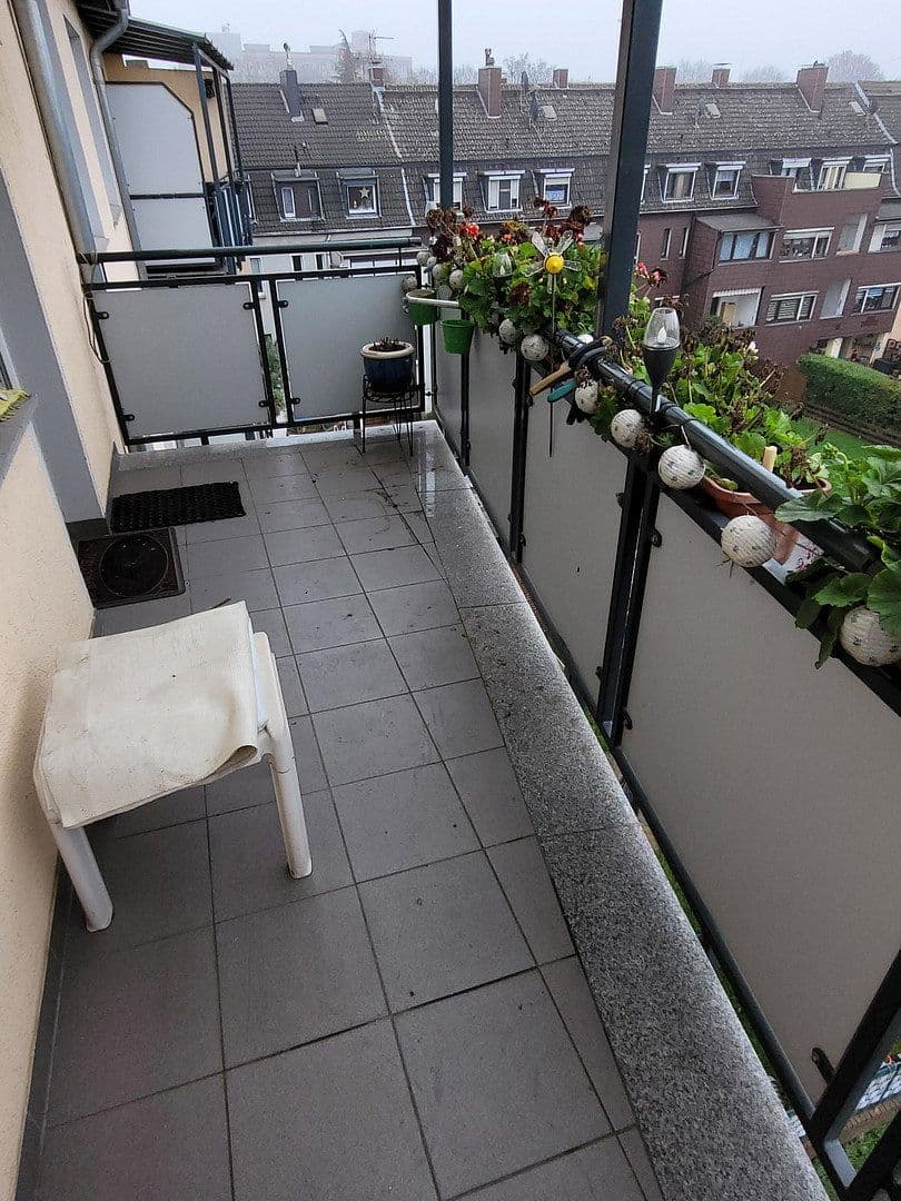 Prenájom bytu 3-izbový 68 m², Letjensstr. 23, Duisburg, Severné Porýnie - Westfálsko Prenájom bytu 3-izbový 68 m², Letjensstr. 23, Duisburg, Severné Porýnie - Westfálsko