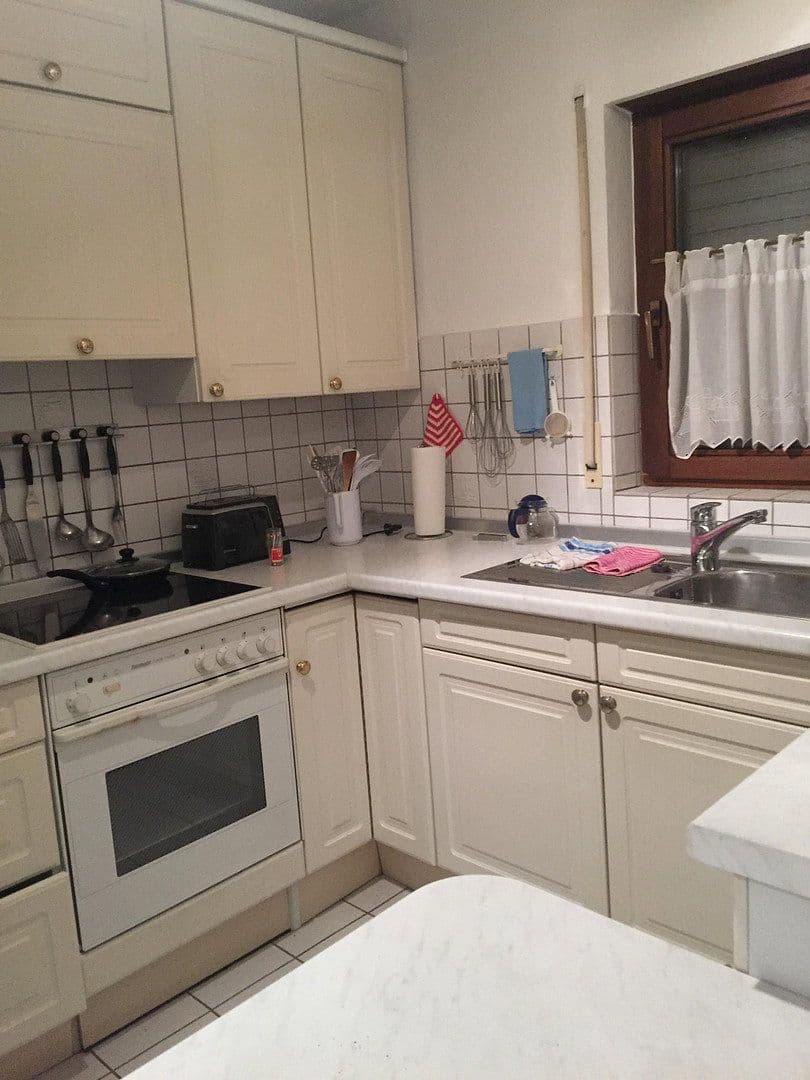 Prenájom bytu 3-izbový 86 m², Bruchsal, Bádensko-Wurttembersko Prenájom bytu 3-izbový 86 m², Bruchsal, Bádensko-Wurttembersko