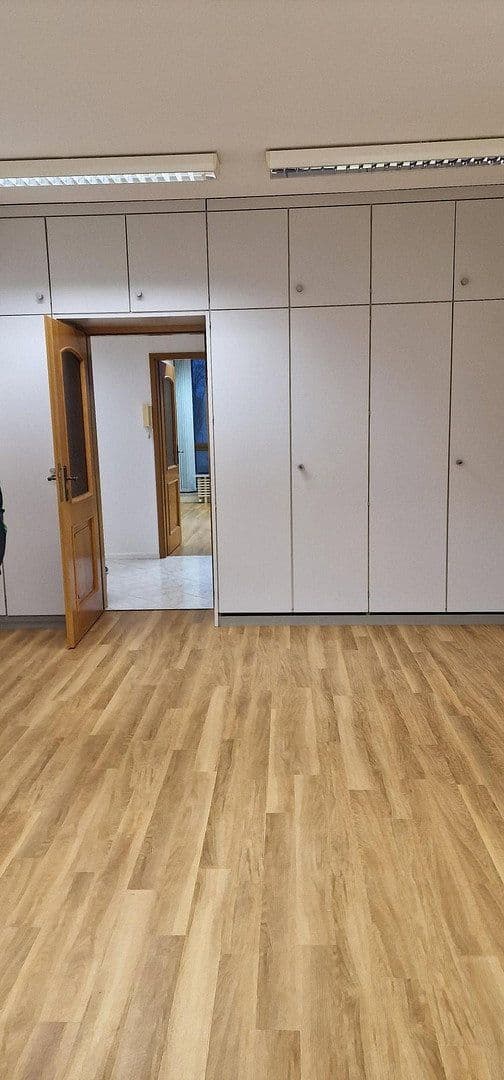 Prenájom kancelárie 77 m², Berliner Strasse 109 B, Oranienburg, Brandenbursko Prenájom kancelárie 77 m², Berliner Strasse 109 B, Oranienburg, Brandenbursko